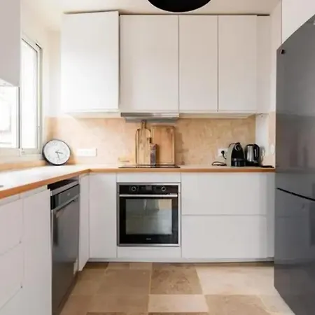 Large 3-bedroom With Terrace 15 * Paris