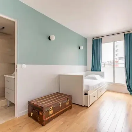 Appartement Grand 3 Et Terrasse 15 *